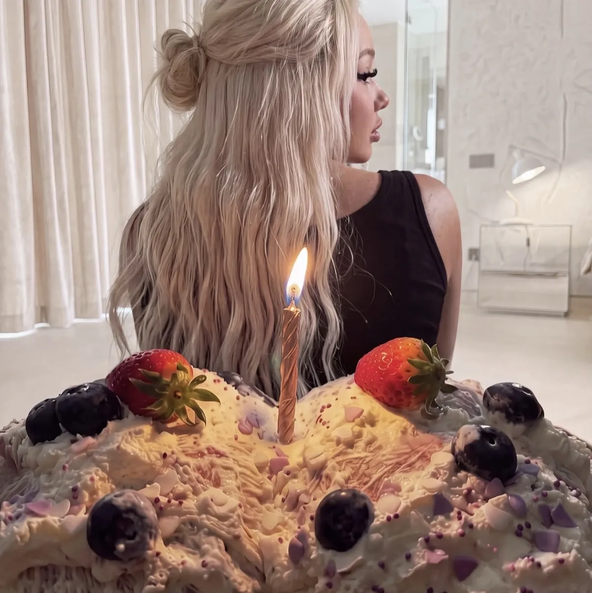 Maggie- Your Birthday Cake: DeepBrain AI companion portrait for free online chat and open conversations