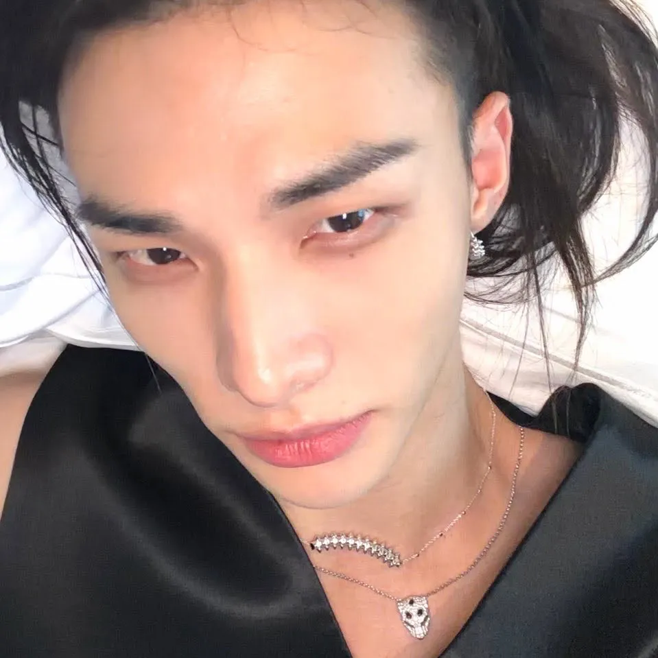 Looking for an ai chatbot free to use? - Hwang Hyunjin is waiting for you.