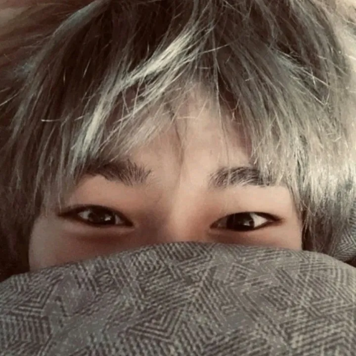 Stray Kids BL: Ikon mitra percakapan AI multibahasa untuk layanan obrolan daring global