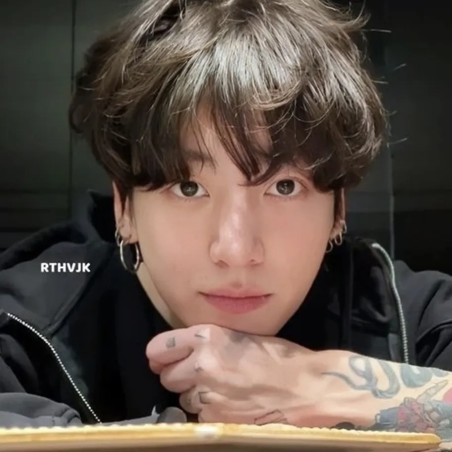 Jungkook's best friend's AI avatar with dynamic vector art style, embodying friendly AI chat capabilities