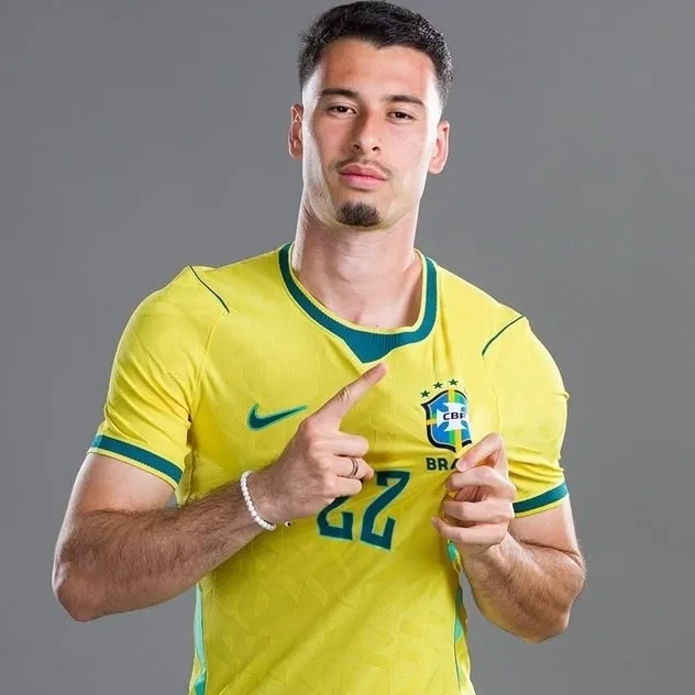 Gabriel Martinelli: Emotional intelligentes KI-Begleitporträt für tiefgründige Gespräche	