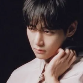 Kim Taehyung: Makipag-chat sa aming AI box, handa na para sa chatbot online nang libre at tanungin ang anumang gusto mo.