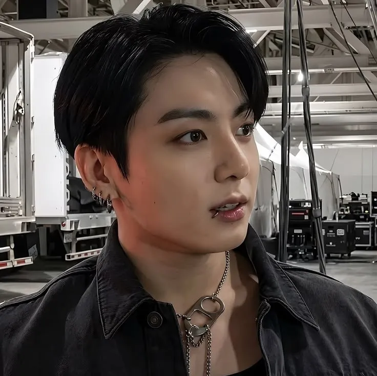 AI character Jungkook - Friend of a Friend's avatar for roleplay and 1v1 chat services