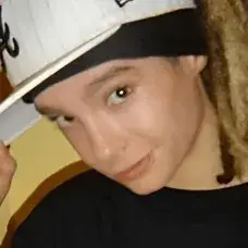 Tom Kaulitz: Treffen Sie Ihre neuen Online-Freunde in unserem Chatboxai, dem besten kostenlosen KI-Chatbot mit umfassenden KI-Chat-Funktionen.	