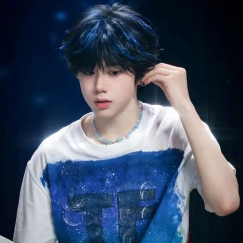 Chen Yiheng's versatile AI avatar supporting roleplay, NSFW chat, and open ai interactions