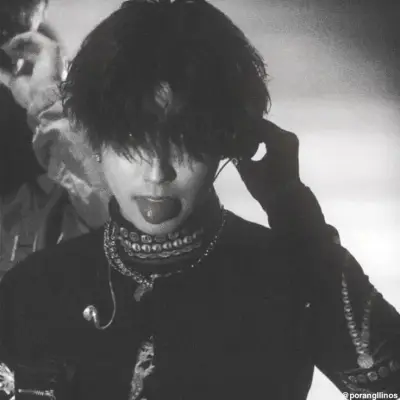 Han jisung: Personaggio di gioco di ruolo basato sull'intelligenza artificiale a tema fantasy per una narrazione immersiva