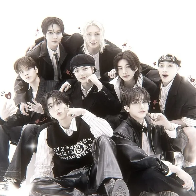 Stray Kids: Интерактивный ИИ-чатбот-талисман для случайного общения и ролевой игры, организованной сообществом