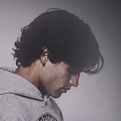 Christopher Sturniolo: Conheça o personagem principal do nosso mundo de IA, com lista de características de personagem e recursos de bate-papo de IA.