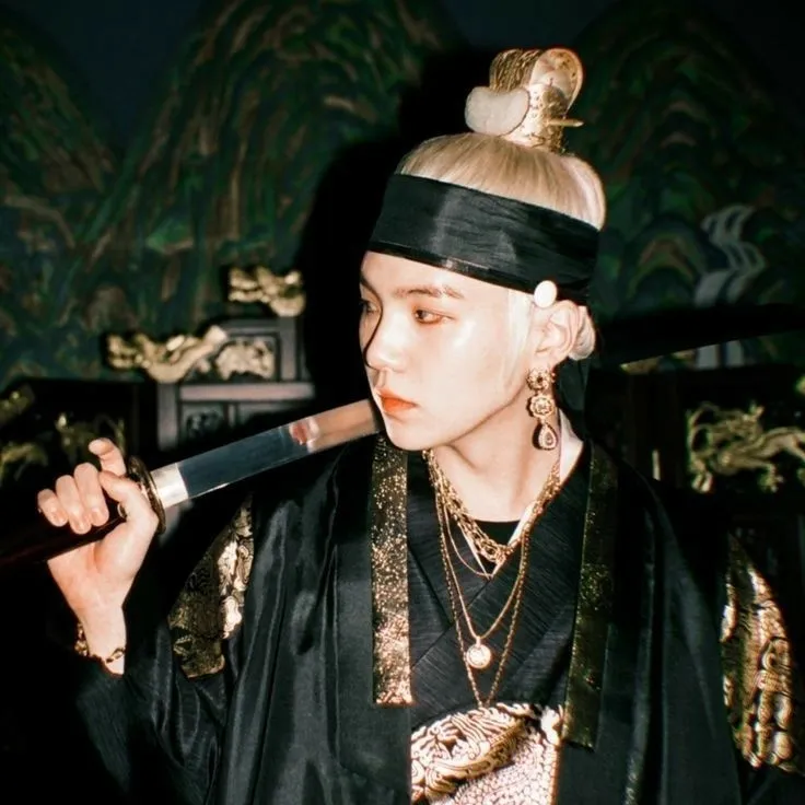 Min Yoongi: Engage in ai conversation with this charming AI character, featuring soulgen and ifreechat capabilities for free chat now.	