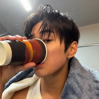 Ahn Keonho: Secure AI chatbot avatar with encrypted 1v1 chat capabilities