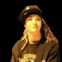 Minimalist Tom Kaulitz avatar for google chat integration, featuring adaptive emotional expressions