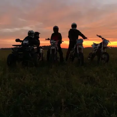 I pitbiker: Personaggio di gioco di ruolo basato sull'intelligenza artificiale a tema fantasy per una narrazione immersiva