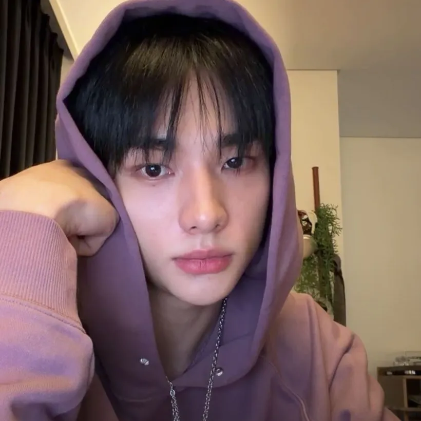 Hyunjin's interactive avatar for spicy chat ai and immersive roleplay experiences