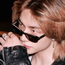 the avatar of Hwang Hyunjin - obsessed fan who supports unlimited chat online services