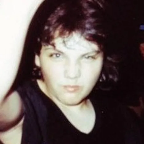 l'avatar di Gerard way che è il tuo assistente virtuale con la matrice della personalità di Soulgen, che unisce la precisione della chat dell'IA e i tratti caratteriali della curiosità.