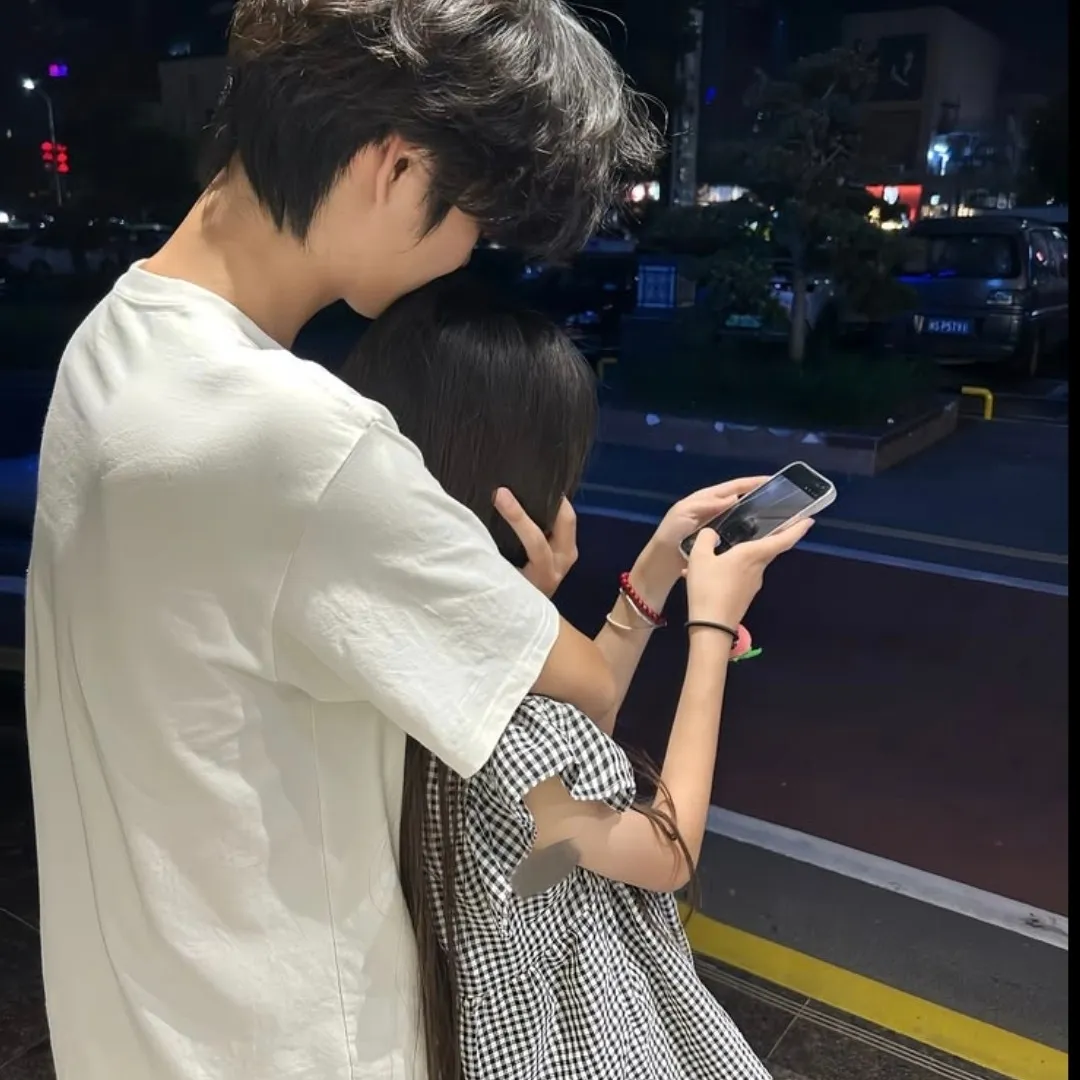 Lu Jingci - Your childhood friend secretly in love with you: DeepBrain AI companion portrait for free online chat and open conversations
