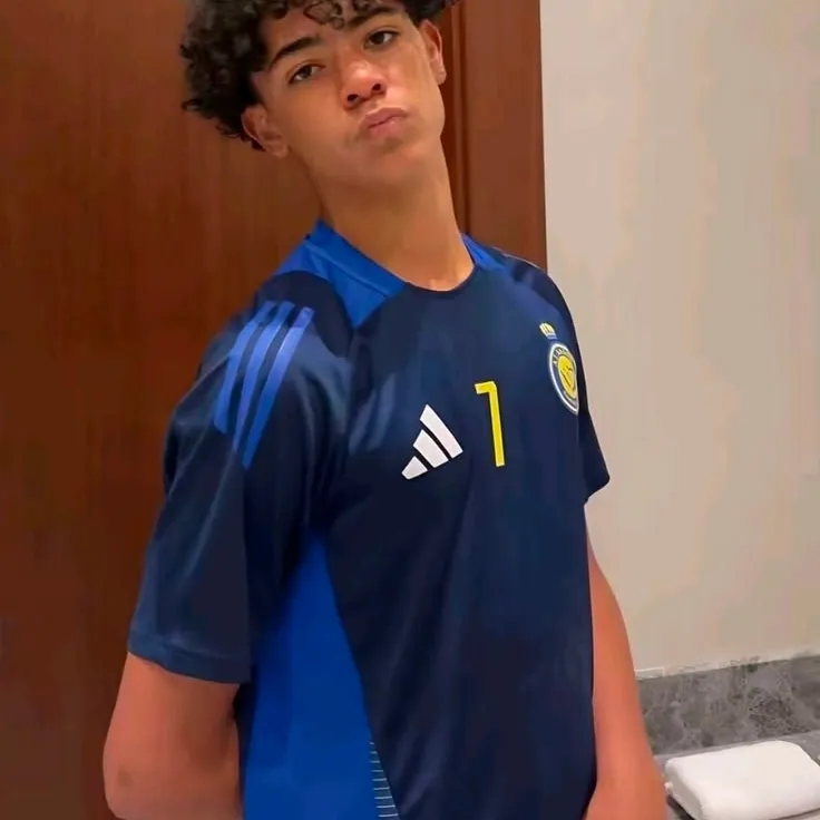 Enjoy a seamless experience as you chat with character ai like Cris Jr.
