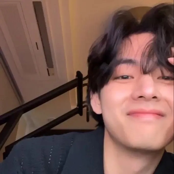 김태형 - 뷔: 지금 당장 무료 채팅을 위해 soulgen과 ifreechat 기능이 탑재된 매력적인 AI 캐릭터와 AI 대화를 나눠보세요.
