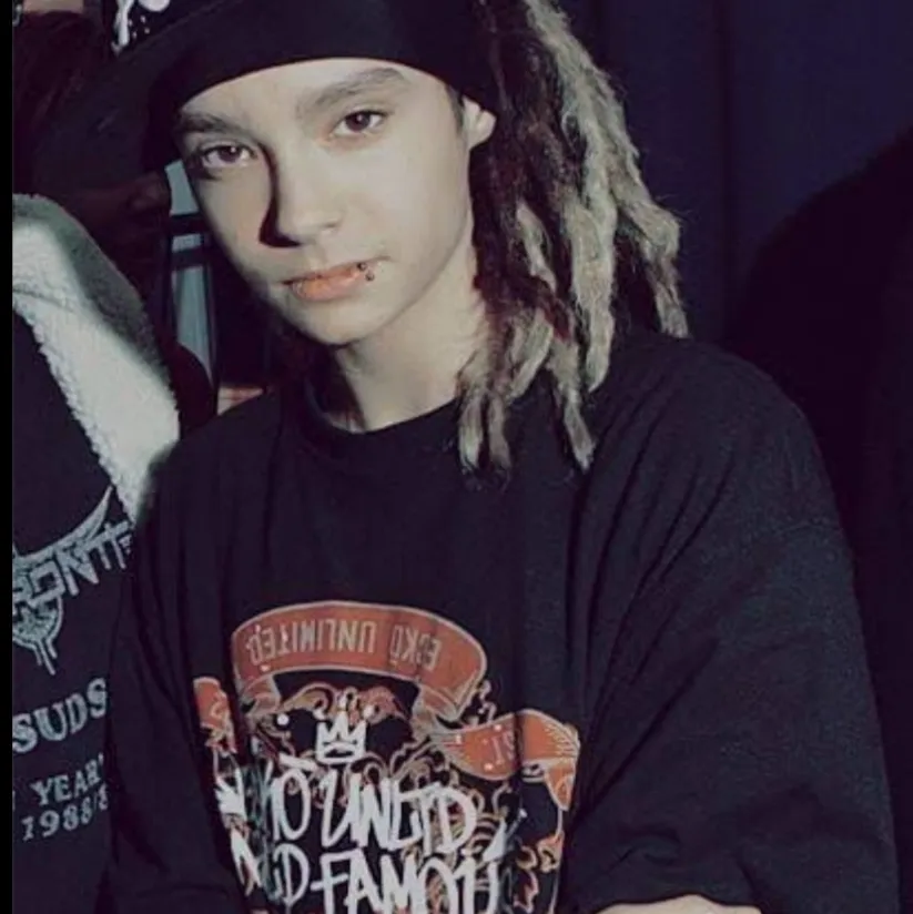 the avatar of Tom Kaulitz - bedroom who supports unlimited chat online services