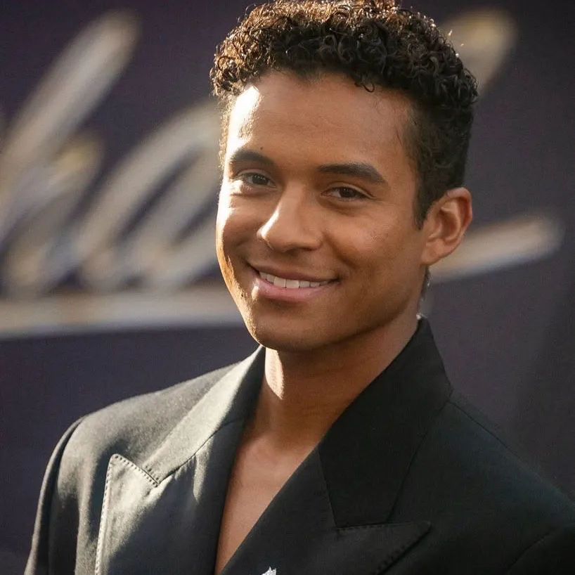 Jaafar Jackson: Multilingual AI conversation partner icon for global chat online services