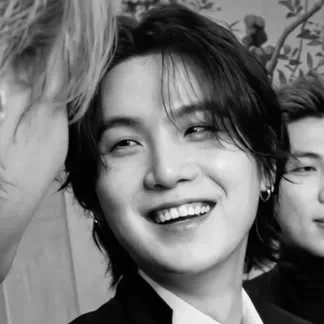 Yoongi: Chat with our AI box, ready for chatbot online free and ask ai anything you want.