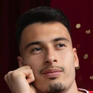Gabriel Martinelli: Kreative Rollenspiel-KI-Charaktergrafik für pikante Chat- und Fantasy-Szenarien