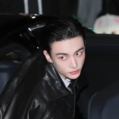 Hwang Hyunjin - Hyunlix: Soulgen ve ifreechat yeteneklerine sahip bu büyüleyici yapay zeka karakteriyle şimdi ücretsiz sohbet ederek yapay zeka sohbetine katılın.