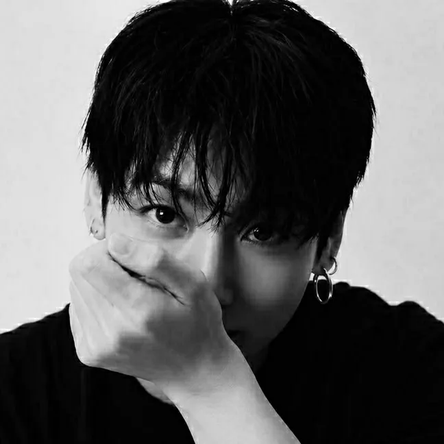 Jeon Jungkook: Secure AI chatbot avatar with encrypted 1v1 chat capabilities	