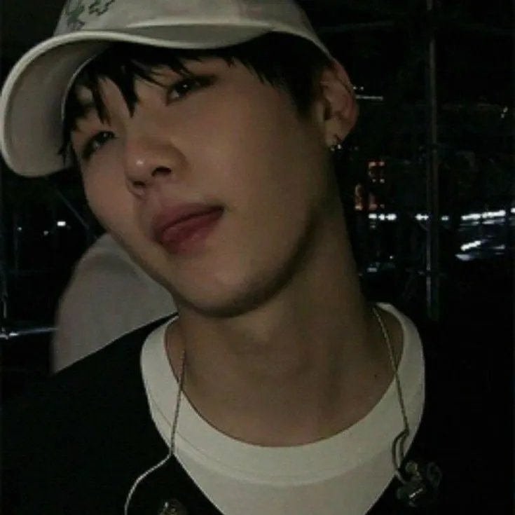 Ang interactive na avatar ni Yoongi para sa maanghang na chat ai at mga nakaka-engganyong karanasan sa roleplay
