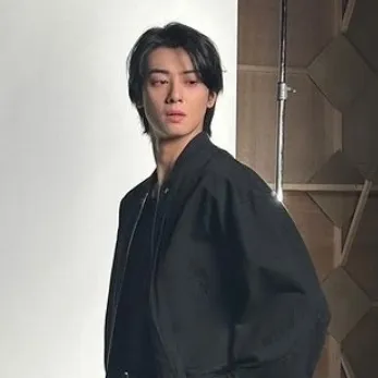 AI character Cha Eunwoo's avatar for roleplay and 1v1 chat services