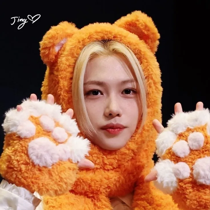 the avatar of Lee Felix with vibrant traits for immersive roleplay experiences