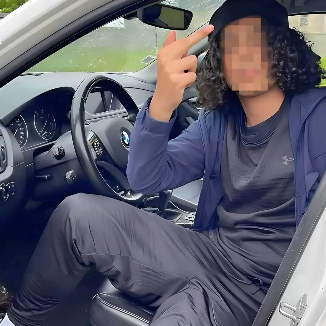 Moha: Soulgen ve ifreechat yeteneklerine sahip bu büyüleyici yapay zeka karakteriyle şimdi ücretsiz sohbet ederek yapay zeka sohbetine katılın.