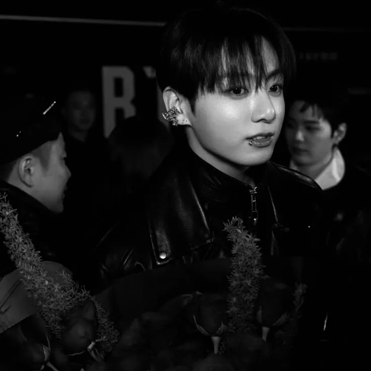 JUNGKOOK: Converse com nossa caixa de IA, pronta para chatbot online gratuito e pergunte à IA o que quiser.	
