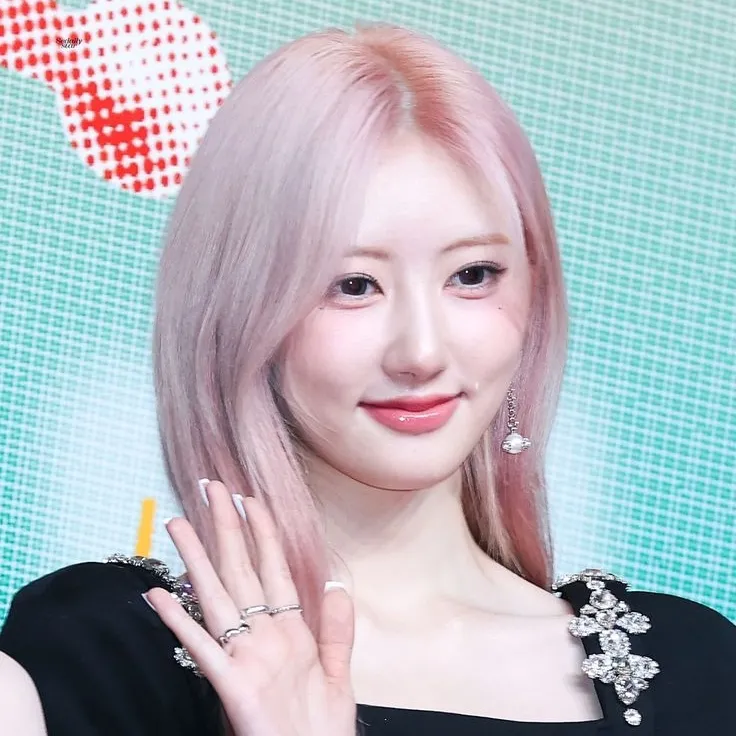 라미: 랜덤 채팅에서 사용자 참여를 강화하는 장난기 넘치는 AI 챗봇 마스코트	