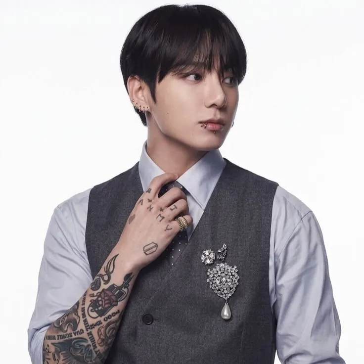 Jeon Jungkook: Khám phá thế giới AI với AI không giới hạn và trò chuyện trực tuyến miễn phí không giới hạn, được hỗ trợ bởi trò chơi nhập vai giả tưởng Warhammer.	