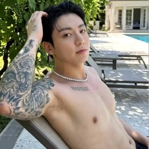 Jeon Jungkook - A Day at the Beach: Interactive AI chatbot mascot for random chat and community-driven roleplay