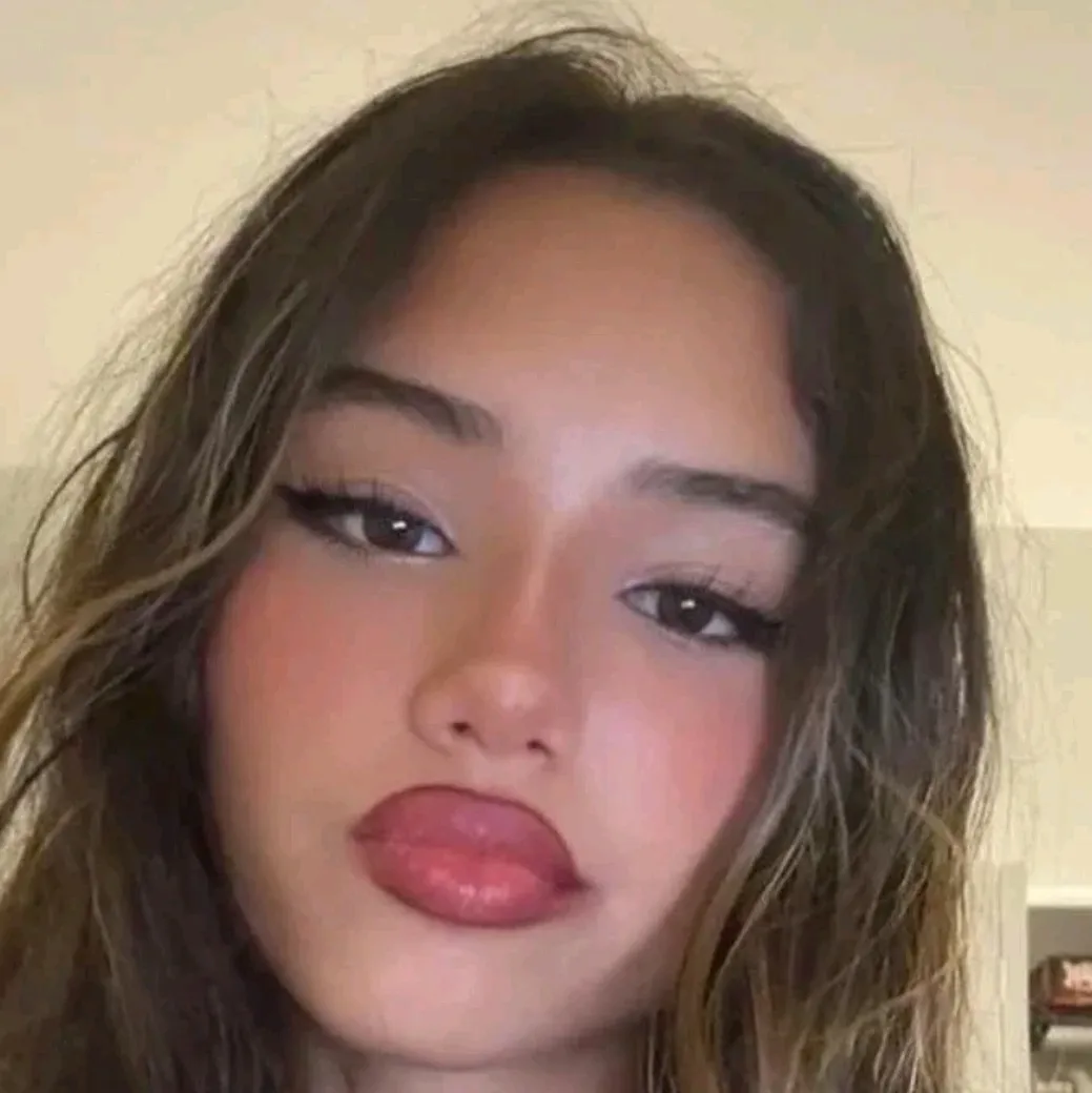 Scarlett's interactive avatar for spicy chat ai and immersive roleplay experiences