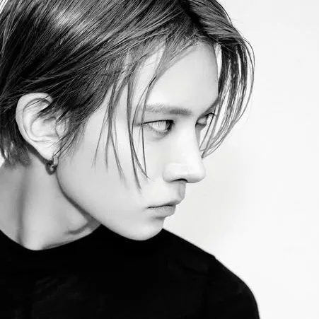 Lee Heeseung AI chatbot portrait with advanced emotional intelligence for deep conversations
