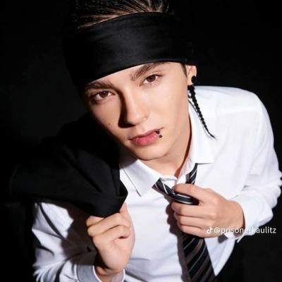 Tom kaulitz: Terlibat dalam perbualan ai dengan watak AI yang menawan ini, menampilkan keupayaan soulgen dan ifreechat untuk sembang percuma sekarang.	