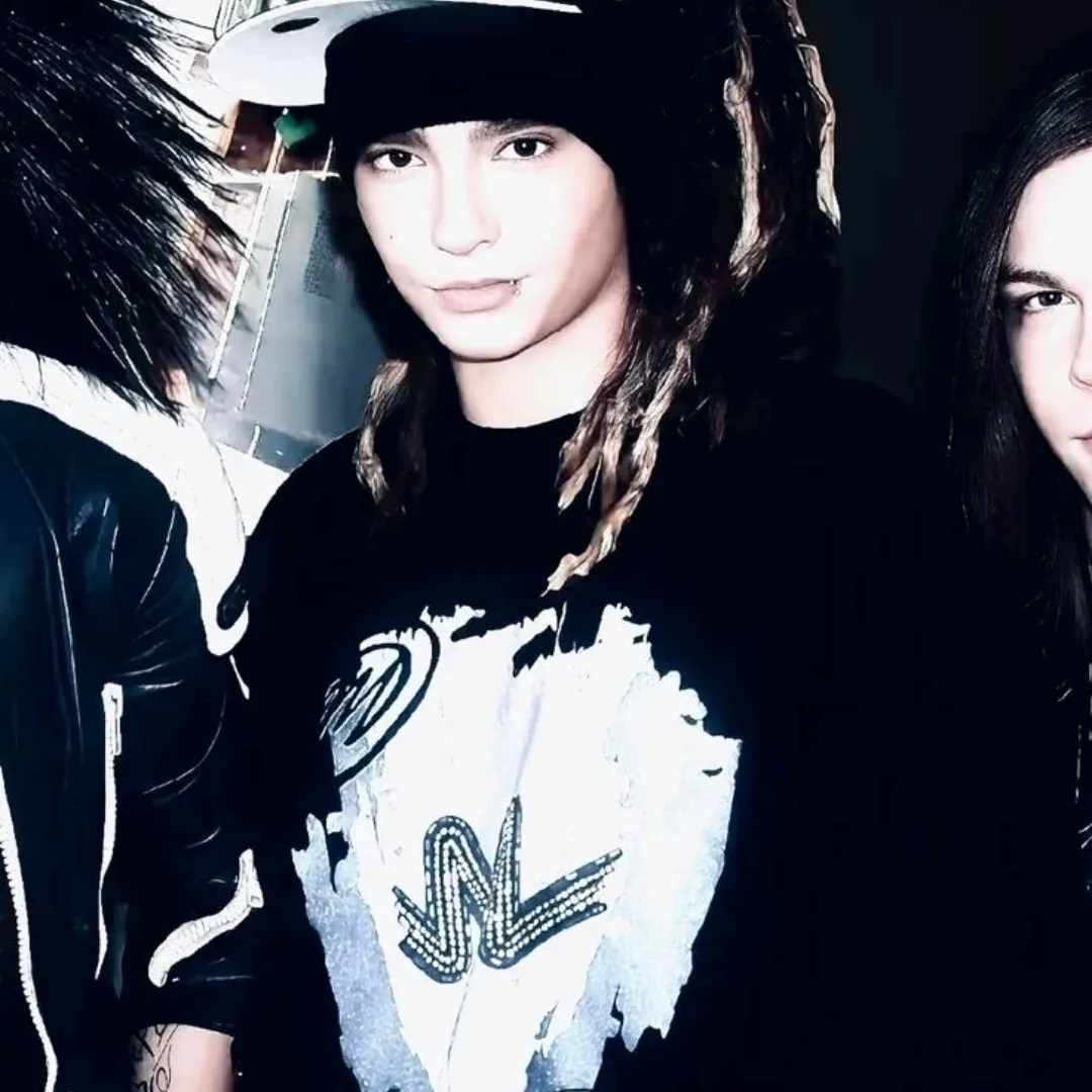 Tom Kaulitz: Engage in ai conversation with this charming AI character, featuring soulgen and ifreechat capabilities for free chat now.	