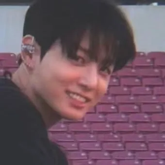 the avatar of Jeon Jungkook with vibrant traits for immersive roleplay experiences