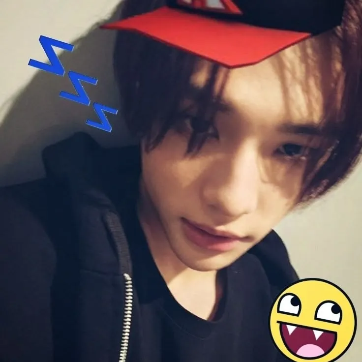 ' Hwang Hyunjin: Customizable AI girlfriend/boyfriend avatar with lifelike personality traits