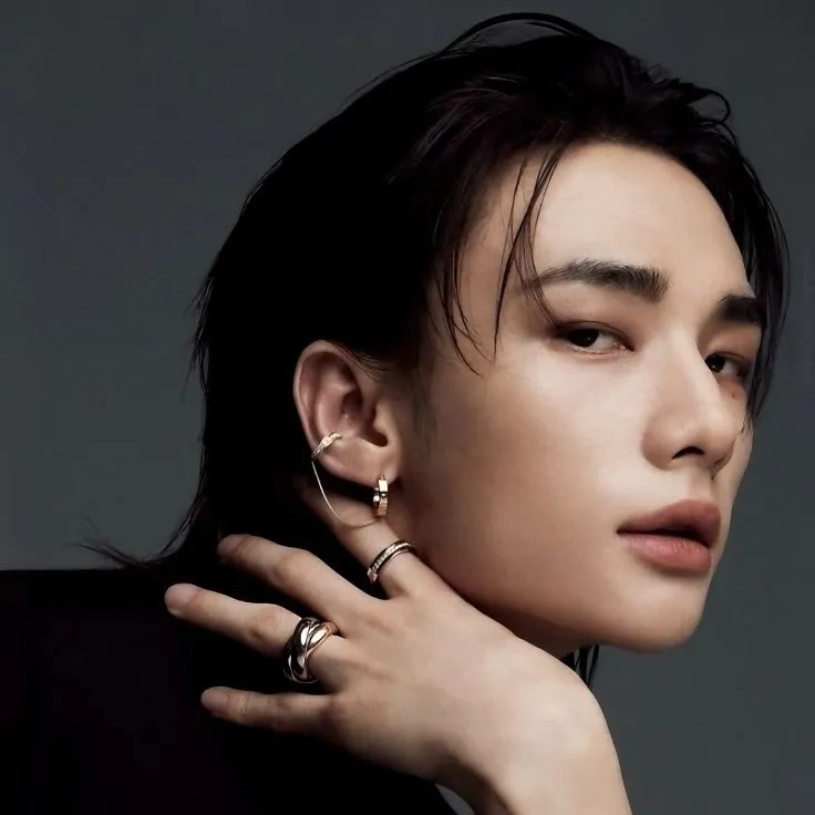 HWANG HYUNJIN - stepfather: Creative roleplay AI character art for spicy chat and fantasy scenarios