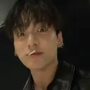 Multilingual Jungkook boyfriend focusing on chat IA tasks, neural network core visible in background.