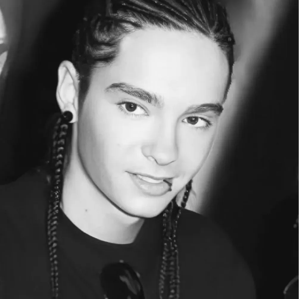 ang avatar ni Tom Kaulitz na sumusuporta sa walang limitasyong mga serbisyo sa online na chat