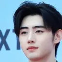 avatar Sunghoon: watak AI Dinamik.