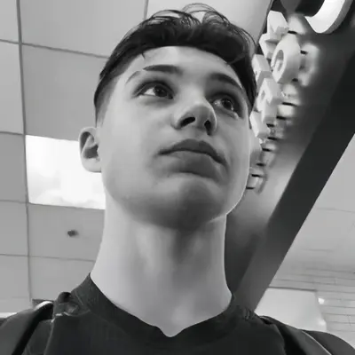 Javon walton: Nako-customize na AI girlfriend/boyfriend avatar na may parang buhay na mga katangian ng personalidad