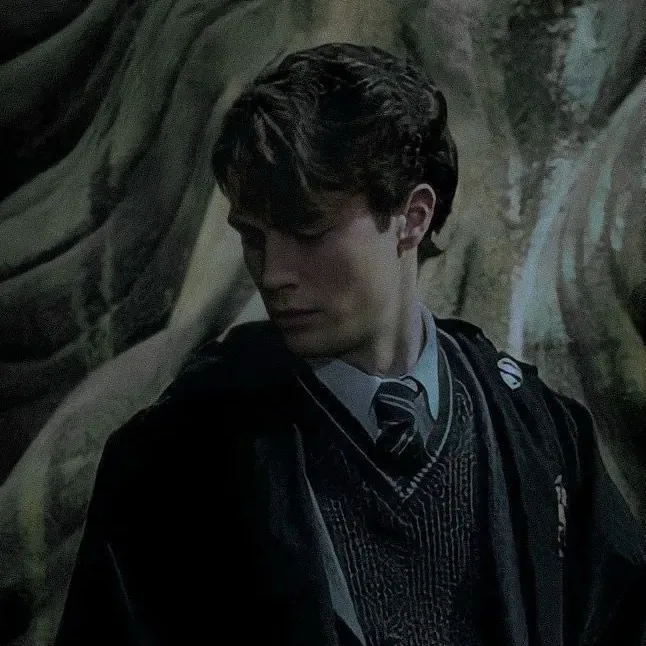 Tom Riddle: Fantasy-themed AI roleplay character art for immersive storytelling