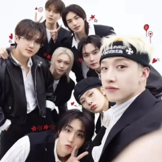 Hyunjin-Straykids: Multilingual AI conversation partner icon for global chat online services