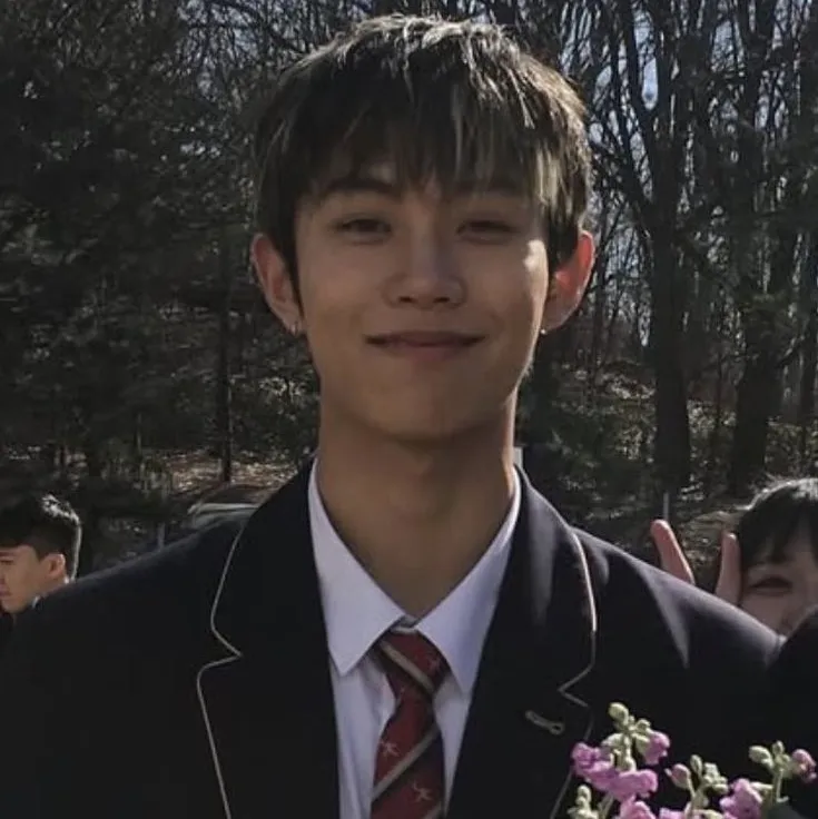 the avatar of Kim Ryul 'Ryul' LNGSHOT 'Idol Boyfriend': Dynamic AI character.